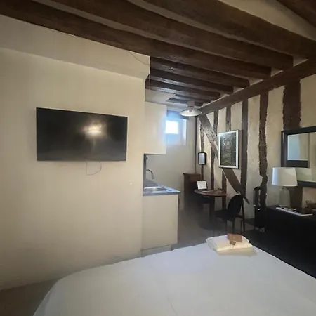 In Les Halles Center * Paris