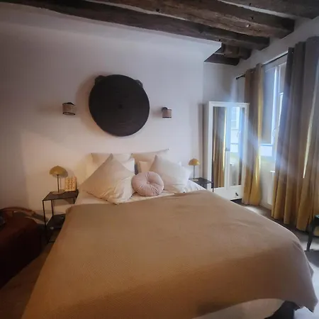 In Les Halles Center *